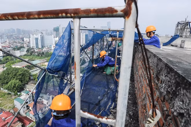 Dự kiến việc tháo dỡ tầng 18 của tòa nhà sẽ kéo dài bốn tháng, chi phí vào khoảng 17 tỉ đồng. Sau khi hoàn thành tháo dỡ tầng 18, UBND quận Ba Đình sẽ đề nghị các cơ quan chuyên môn đánh giá để có phương án xử lý tiếp theo đối với tòa nhà.