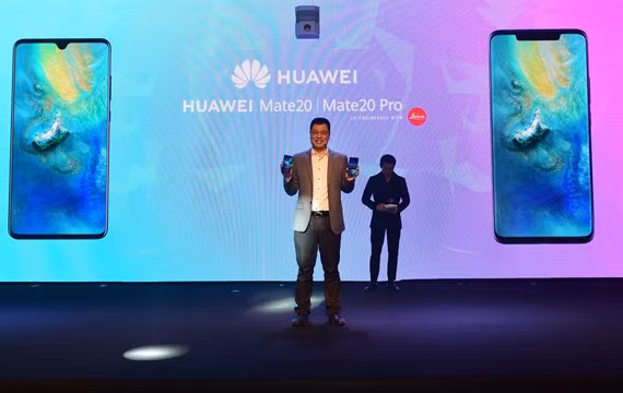 Rất hiếm khi những sản phẩm smartphone tới từ Trung Quốc lại tạo được sức hút với người dùng Việt Nam đến vậy. Khi trình làng tại London (Anh), Mate 20 Pro đã gây ngạc nhiên khi lần đầu tích hợp rất nhiều công nghệ mới vào một chiếc smartphone, biến nó thành chiếc di động "tiện nghi" nhất. Rất hiếm khi những sản phẩm smartphone tới từ Trung Quốc lại tạo được sức hút với người dùng Việt Nam đến vậy. Khi trình làng tại London (Anh), Mate 20 Pro đã gây ngạc nhiên khi lần đầu tích hợp rất nhiều công nghệ mới vào một chiếc smartphone, biến nó thành chiếc di động "tiện nghi" nhất.
