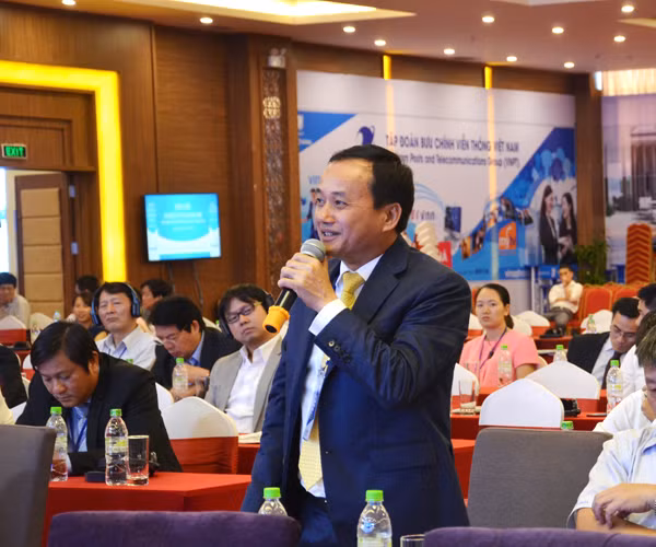 Tổng Giám đốc TCT Vinaconex Đỗ Trọng Quỳnh phát biểu tại Hội nghị Tổng Giám đốc TCT Vinaconex Đỗ Trọng Quỳnh phát biểu tại Hội nghị