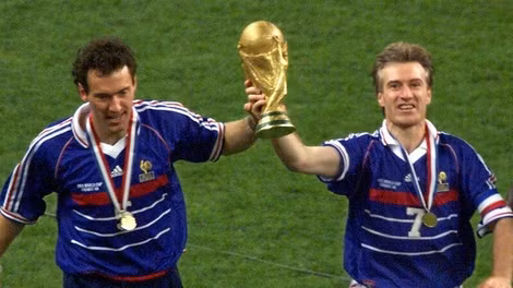 Deschamps từng là đội trưởng ĐT Pháp vô địch World Cup 20 năm trước.