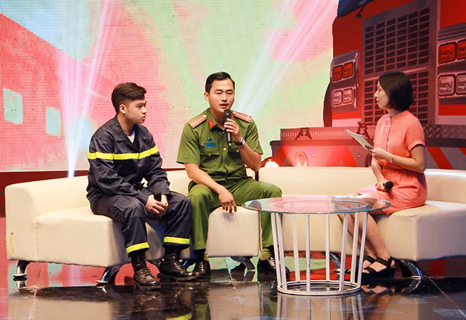 Khách mời giao lưu tại chương trình.