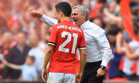 Mourinho đổ lỗi cho học trò vì thất bại của ông.