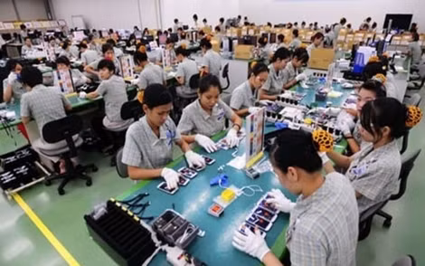 Lao động Việt Nam làm việc tại Hàn Quốc hiện có thu nhập 800 USD - 1.500 USD/tháng.