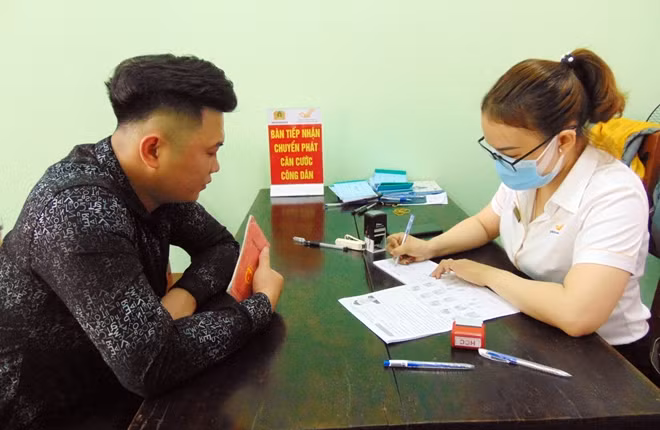 Sau khi hoàn thành thủ tục cấp CCCD, người dân được đăng ký địa chỉ tiếp nhận CCCD qua đường bưu điện.