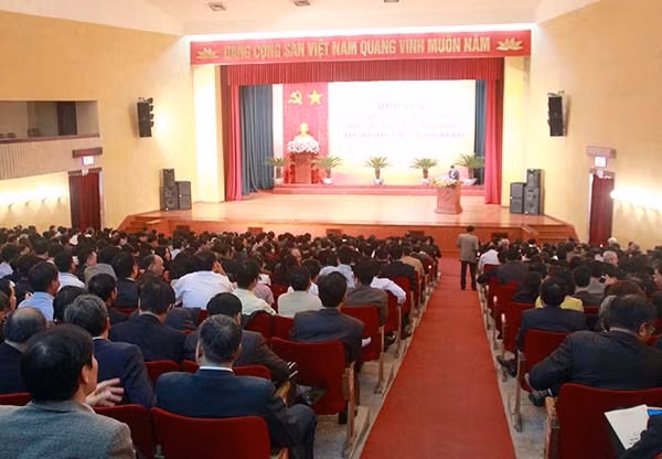 Quang cảnh hội thi triển khai thực hiện Nghị quyết T.Ư 4