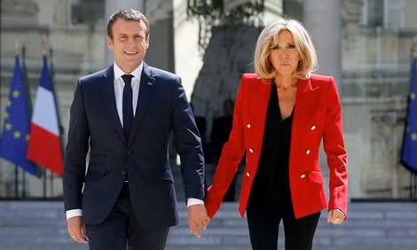 Tổng thống Pháp Emmanuel Macron và vợ tại Điện Elysee. Tổng thống Pháp Emmanuel Macron và vợ tại Điện Elysee.