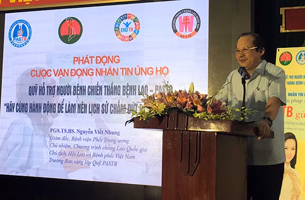 PGS.TS Nguyễn Viết Nhung kêu gọi ủng hộ bệnh nhân lao để sớm chấm dứt bệnh lao.
