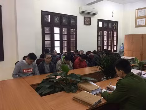Các đối tượng tại cơ quan điều tra. Các đối tượng tại cơ quan điều tra.