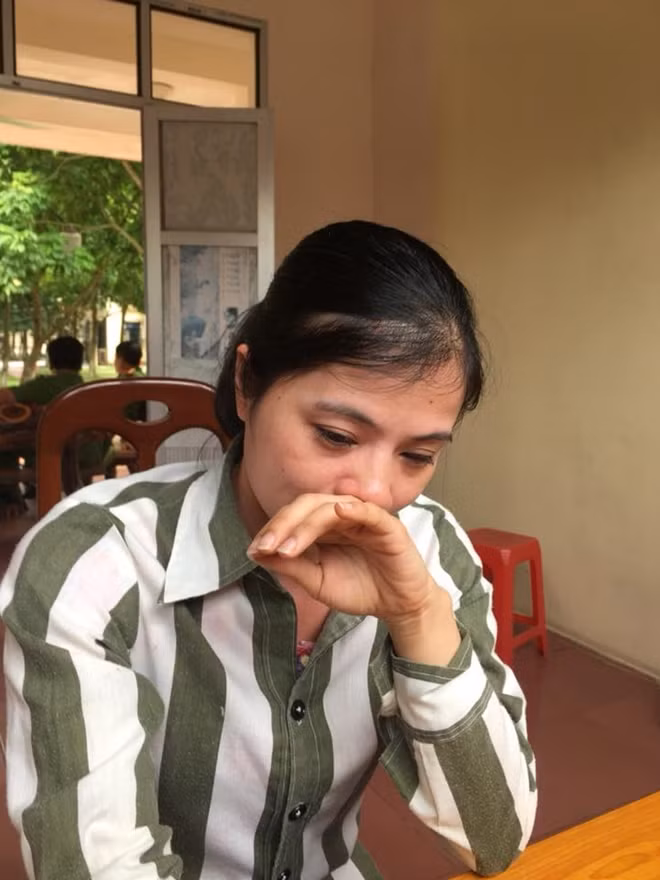 Phạm nhân Nguyễn Thị Họa My với những biểu cảm khi diễn tả nhân vật Võ Thị Sáu.
