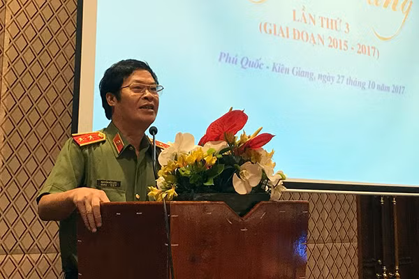 Trung tướng, Nhà văn Hữu Ước, phát biểu khai mạc Trại sáng tác văn học “Cây bút vàng”.