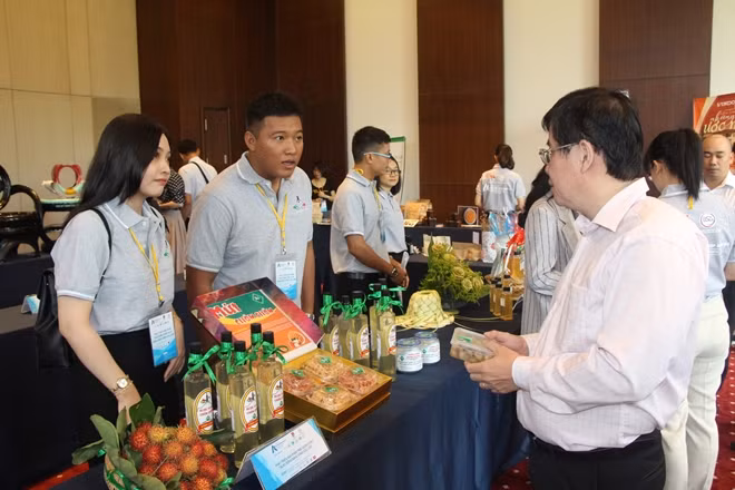 Sản phẩm khởi nghiệp được giới thiệu tại cuộc thi.