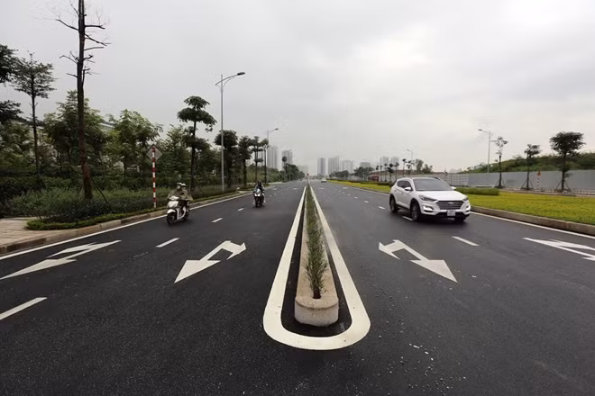 Dự án có diện tích hơn 30.000m2, chiều dài hơn 627m, mặt cắt ngang 50m với bốn làn xe mỗi bên, hai làn ôtô và hai làn xe máy.