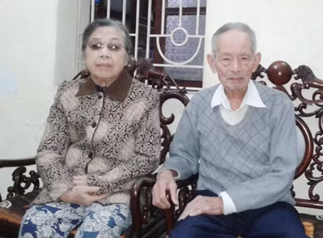 Vợ chồng ông Lê Văn Thành, Nguyễn Thị Hà. (Ảnh chụp tháng 11-2015).