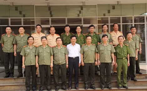 Đồng chí Thứ trưởng Phạm Dũng cùng đại diện các cơ quan, đơn vị dự buổi làm việc.