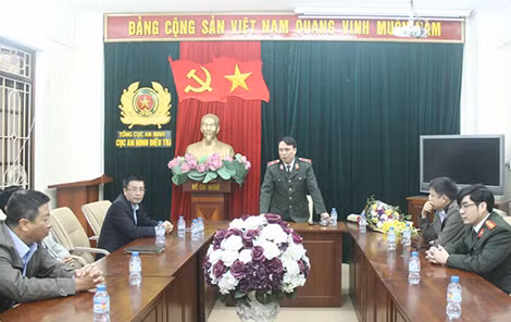 Thiếu tướng Lý Anh Dũng, Cục trưởng Cục An ninh điều tra chỉ đạo khám phá một vụ án.