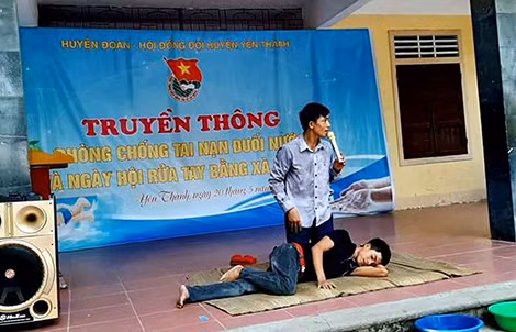 Truyền thông phòng chống tai nạn đuối nước.
