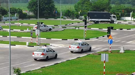 Cần siết chặt việc học và dạy lái xe. Cần siết chặt việc học và dạy lái xe.