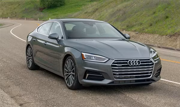 Lỗi túi khí khiến 144.000 xe Audi phải triệu hồi. Lỗi túi khí khiến 144.000 xe Audi phải triệu hồi.