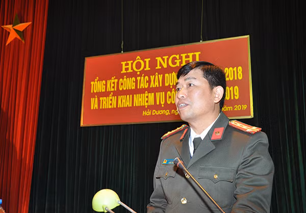 Đại tá Vũ Thanh Chương, Bí thư Đảng ủy, Giám đốc Công an tỉnh phát biểu tổng kết, chỉ đạo tại hội nghị. Đại tá Vũ Thanh Chương, Bí thư Đảng ủy, Giám đốc Công an tỉnh phát biểu tổng kết, chỉ đạo tại hội nghị.