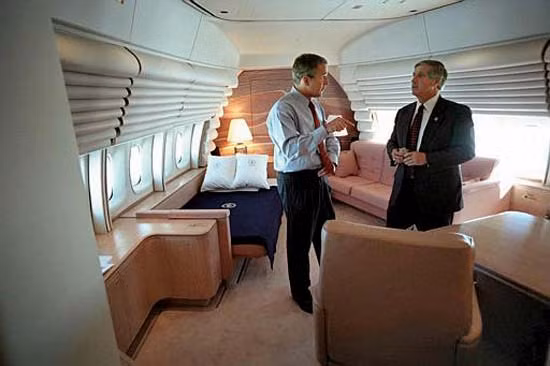 Tổng thống George W.Bush trên chuyên cơ Air Force One, 11-9-2001.