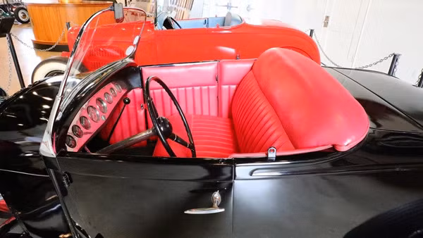 Một số hình ảnh của chiếc Elvis Roadster.