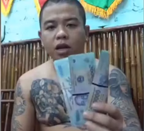 “Thánh chửi” Dương Minh Tuyền.