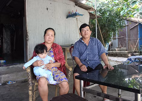 Nhiều thế hệ gia đình bà Võ Thị Mai sinh sống trong căn nhà tạm thuộc đất kinh thành Huế.