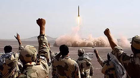 Iran vẫn thường xuyên công khai các vụ thử tên lửa và vũ khí mới. Ảnh: Space Coast Daily.