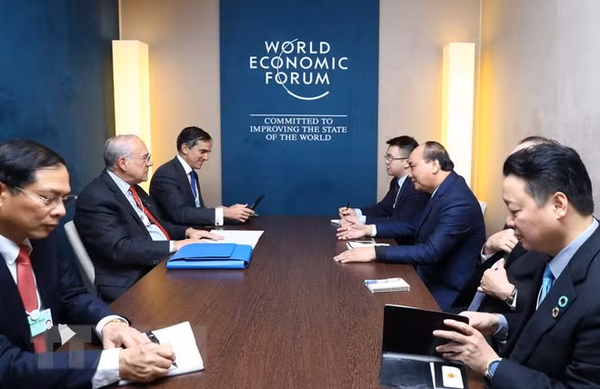 Thủ tướng Nguyễn Xuân Phúc tiếp Tổng Thư ký Tổ chức Hợp tác và Phát triển Kinh tế (OECD), ngài José Ángel Gurría.