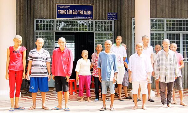 Nhiều người cơ nhỡ, lang thang… được nuôi dưỡng, chăm sóc tại Trung tâm Bảo trợ xã hội TP Châu Đốc bằng nguồn tiền công đức miếu Bà Chúa Xứ.
