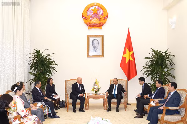 Thủ tướng Nguyễn Xuân Phúc tiếp ông Isao Iijima, Cố vấn Nội các đặc biệt của Thủ tướng Nhật Bản. Thủ tướng Nguyễn Xuân Phúc tiếp ông Isao Iijima, Cố vấn Nội các đặc biệt của Thủ tướng Nhật Bản.