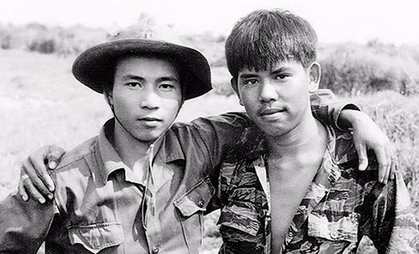 Bức ảnh "Hai người lính" mang thông điệp hòa bình, thống nhất và hòa hợp dân tộc.