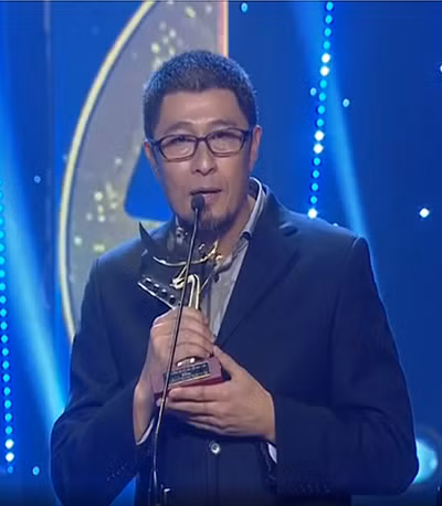Đạo diễn Charlie Nguyễn nhận giải Đạo diễn xuất sắc cho phim “Chàng vợ của em”. Đạo diễn Charlie Nguyễn nhận giải Đạo diễn xuất sắc cho phim “Chàng vợ của em”.
