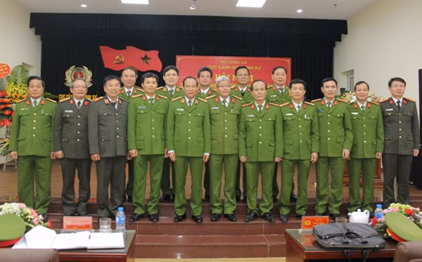 Thứ trưởng Lê Quý Vương cùng các đại biểu tham dự Hội nghị.