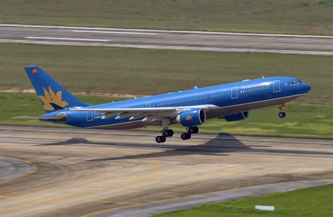 Airbus A330 khi còn phục vụ trong đội bay của Vietnam Airlines.