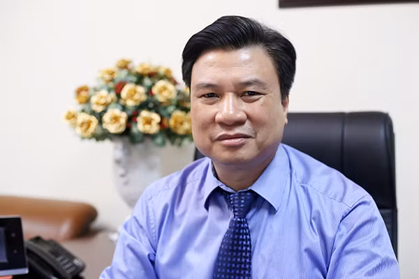 Thứ trưởng Bộ GD&ĐT Nguyễn Hữu Độ. Thứ trưởng Bộ GD&ĐT Nguyễn Hữu Độ.