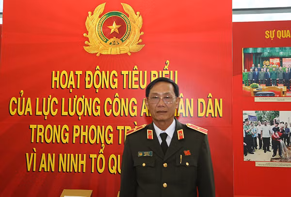 Thiếu tướng Bùi Bé Tư, Giám đốc Công an tỉnh An Giang.