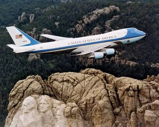 Chiếc Air Force One - Boeing 747 phục vụ Tổng thống Mỹ.