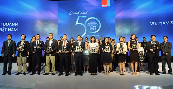 Các doanh nghiệp được vinh danh trong Top 50 Công ty kinh doanh hiệu quả nhất Việt Nam.