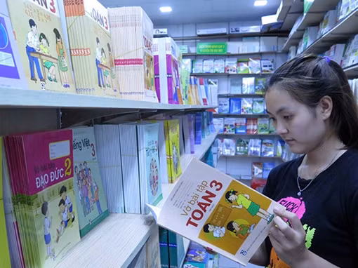 Thẩm định SGK mới: Có cần thêm kênh lấy ý kiến giáo viên?