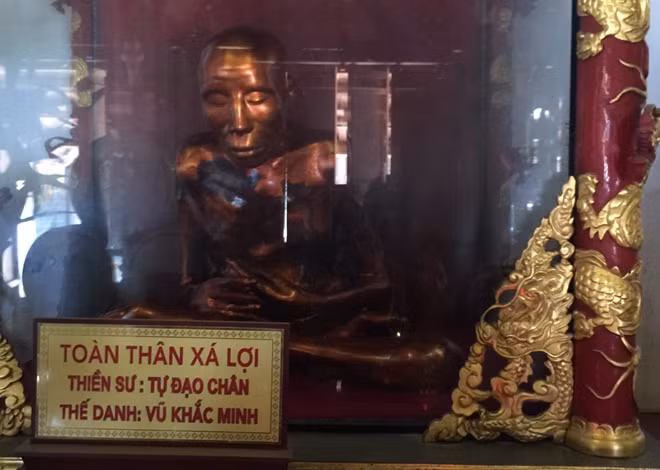 Thiền sư Vũ Khắc Minh với nhục thân an nhiên tự tại.