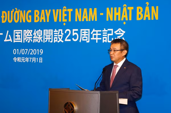 Tổng Giám đốc Vietnam Airlines Dương Trí Thành. Tổng Giám đốc Vietnam Airlines Dương Trí Thành.