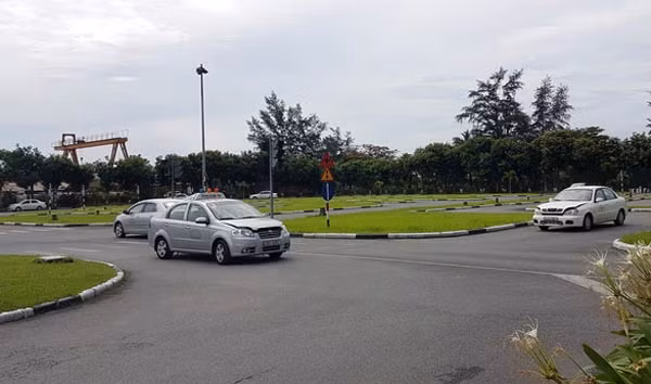 Tăng độ khó của thi GPLX để góp phần hạn chế tai nạn giao thông. Tăng độ khó của thi GPLX để góp phần hạn chế tai nạn giao thông.