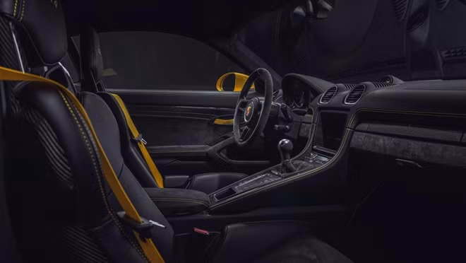 Porsche 718 Cayman GT4.