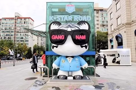 Phố Hallyu K Star có cuộc sống xa xỉ bậc nhất Hàn Quốc, là nơi đặt trụ sở của hơn một nửa số công ty giải trí lớn của nước này.