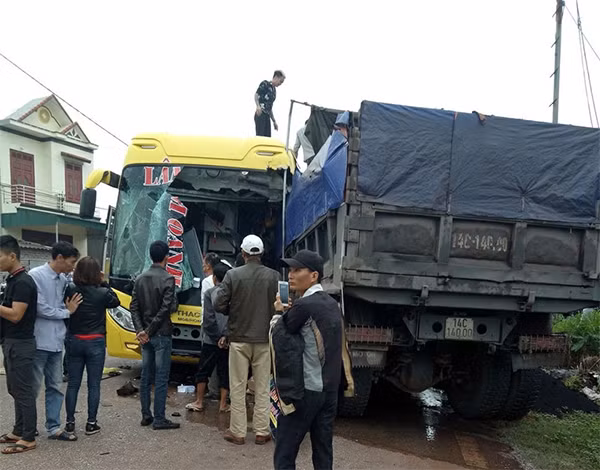 Hiện trường vụ tai nạn. Hiện trường vụ tai nạn.