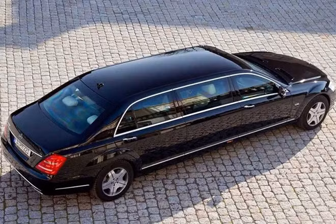 Chiếc Mercedes-Benz S600 Pullman Guard dài hơn đáng kể so với một chiếc xe thuộc dòng S-Class tiêu chuẩn.