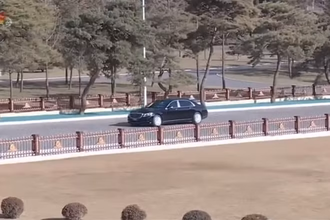 Hình ảnh chiếc limo mới của ông Kim Jong Un.