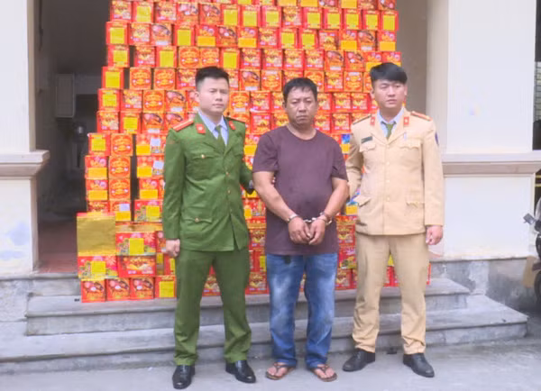Huỳnh Minh Toàn cùng 427kg pháo bị Công an TP Vinh bắt giữ ngày 6-12-2018.