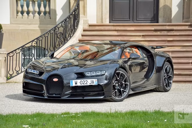 Không ít người mua siêu xe Bugatti về chỉ để... ngắm.